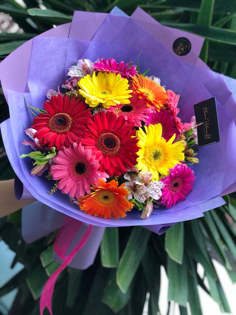 Ramo de gerberas multicolor