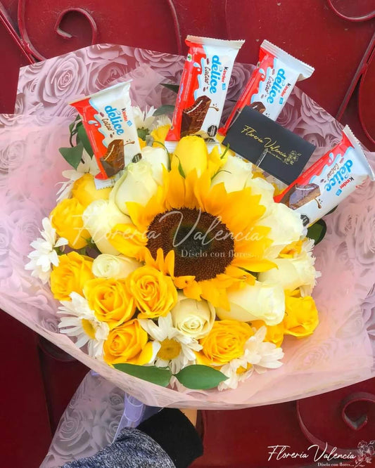 Rosas amarillas y blancas con kinder delice