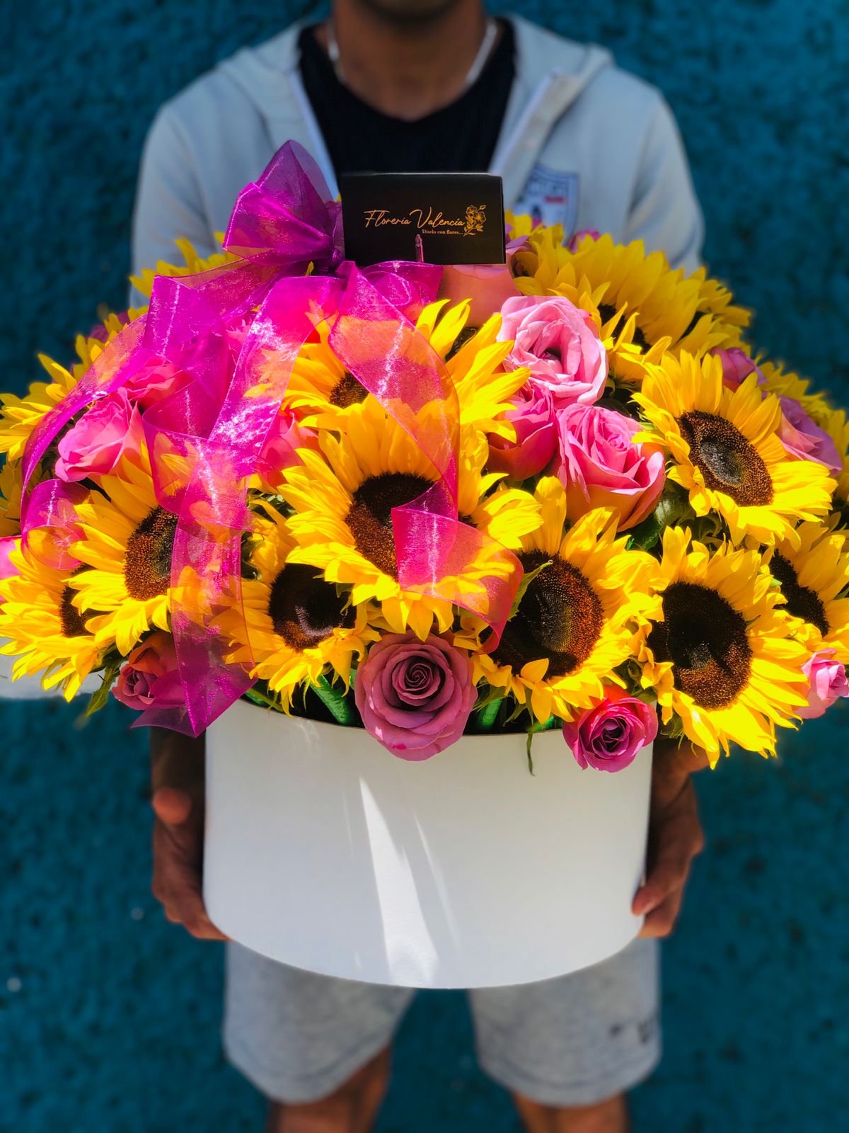 Maxi arreglo con girasoles y rosas