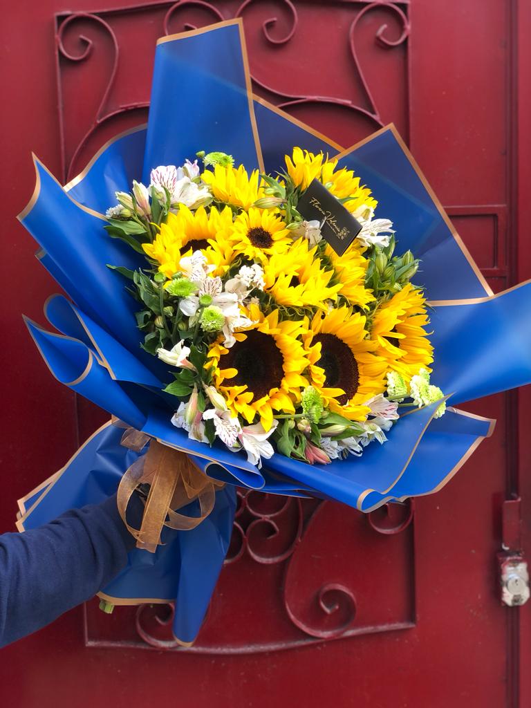 Girasoles y globo cumpleaños