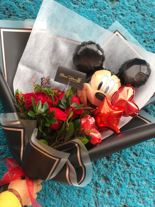 Ramo Mickey con rosas