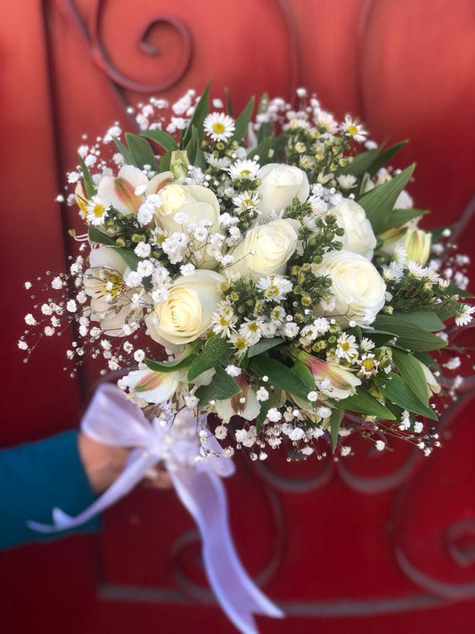 Ramo petit de rosas blancas