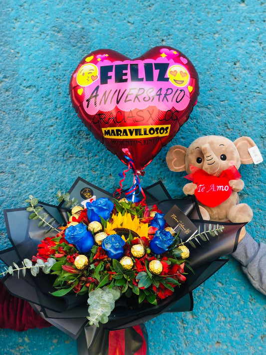 Rosa azules con globo, peluche y chocolates