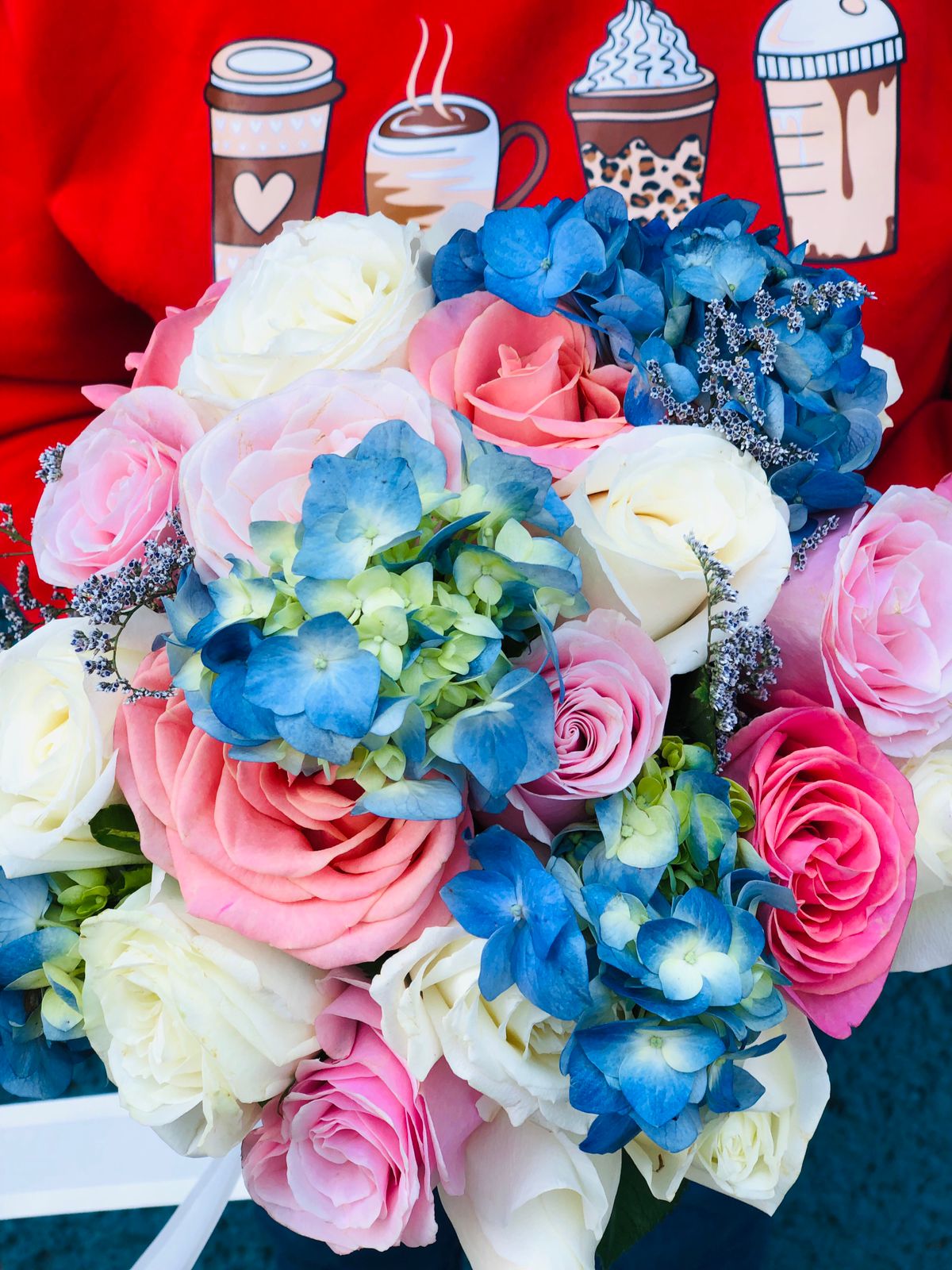 Ramo de novia con hortensias y rosas